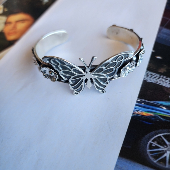 Taxco Sterling Silver Butterfly and Floral Bracelet (.925 SS) - Picture 5 of 12
